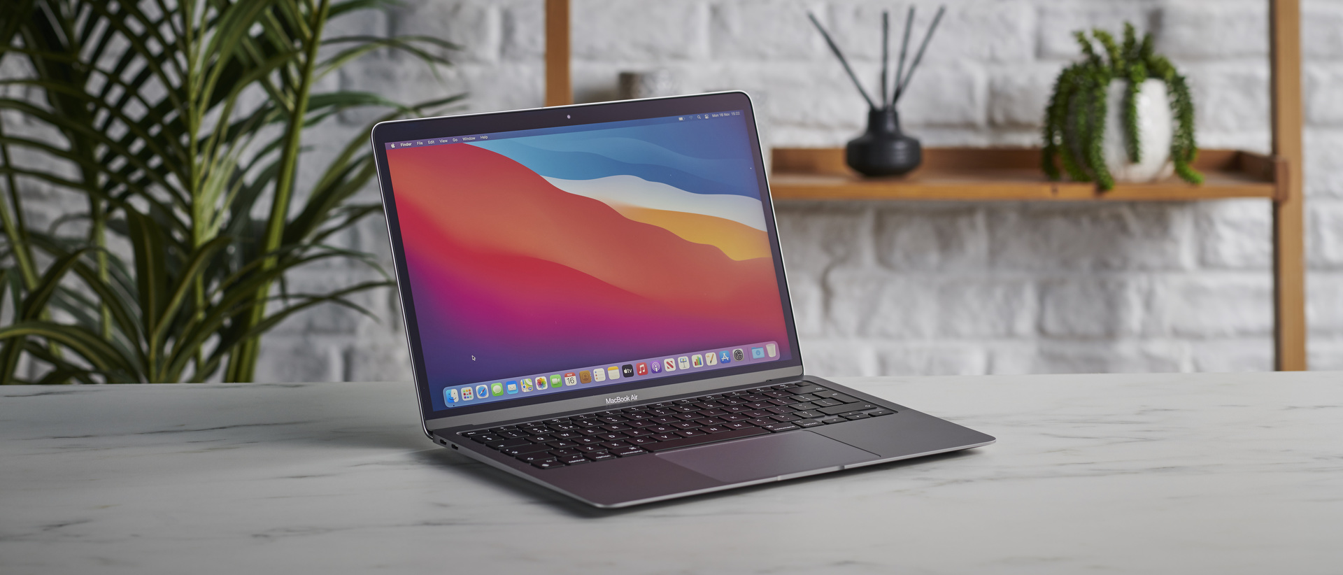 Apple MacBook Air M1 Chip 8GB 256GB Silver – 13.3″ Retina, A2337